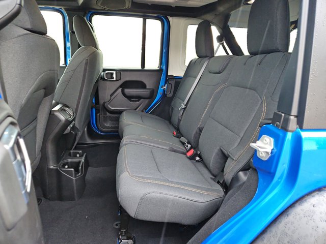 Vehicle image 14 of 66