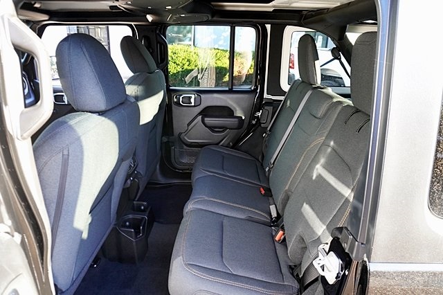 Vehicle image 22 of 45