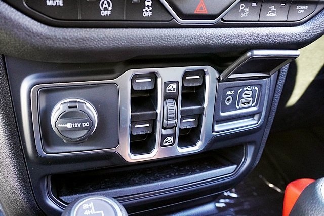 Vehicle image 36 of 45