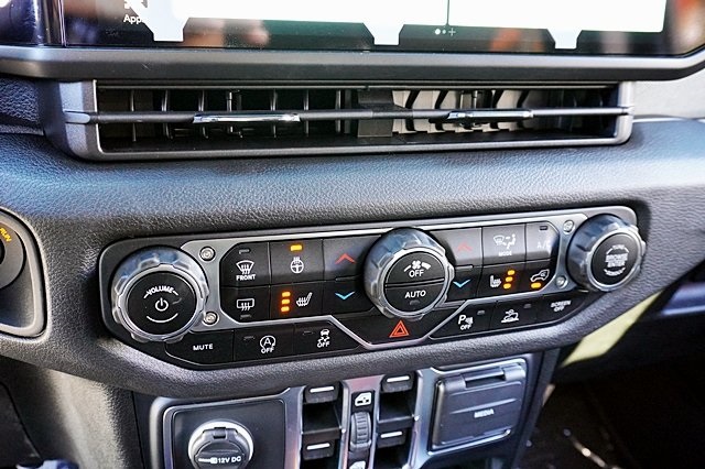 Vehicle image 35 of 45