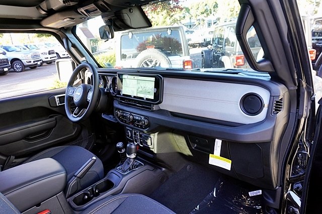 Vehicle image 14 of 45
