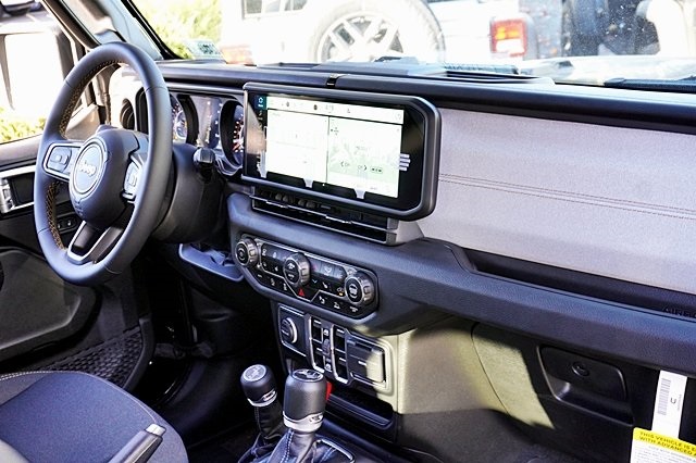 Vehicle image 15 of 45