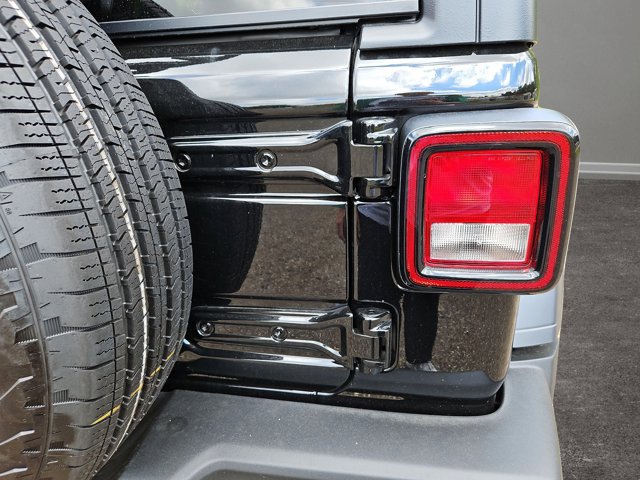 Vehicle image 39 of 65