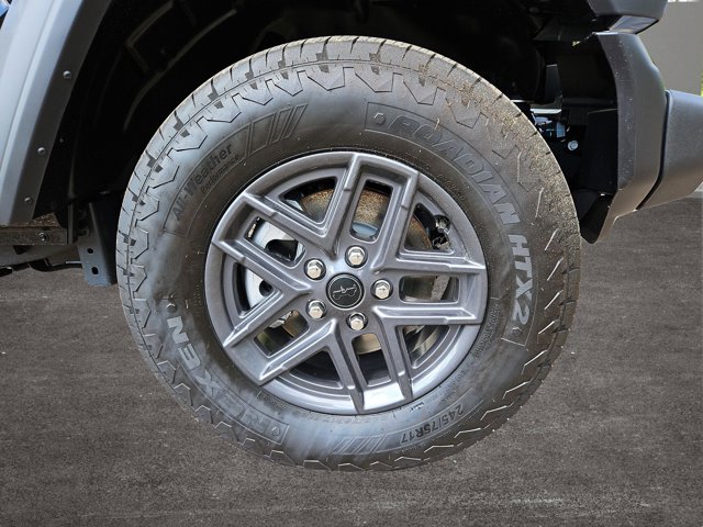 Vehicle image 32 of 65