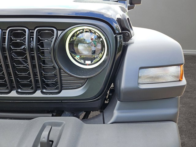 Vehicle image 37 of 65