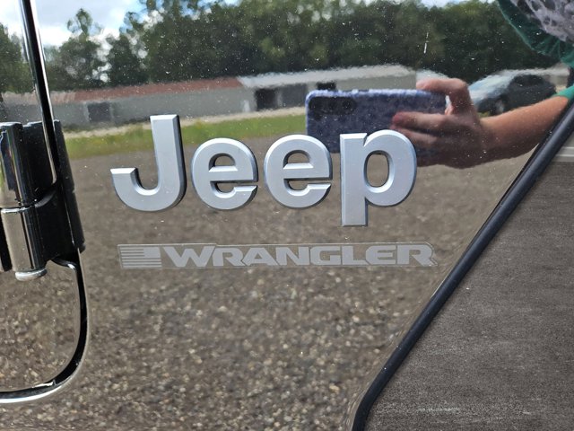 Vehicle image 41 of 65