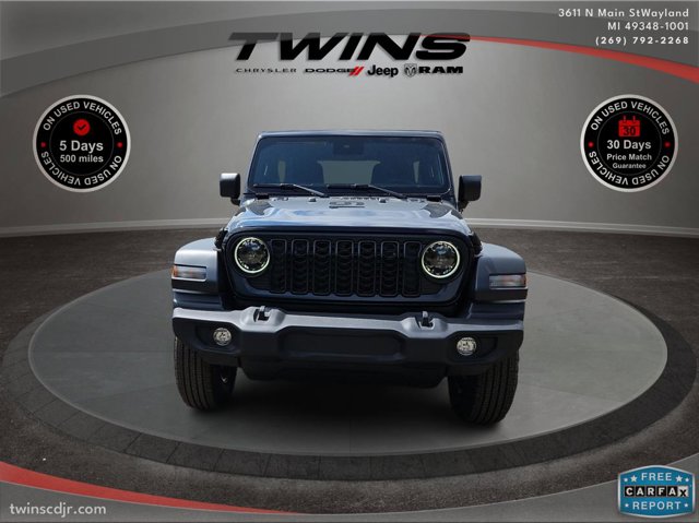 Vehicle image 4 of 65