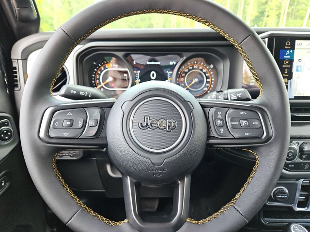 Vehicle image 21 of 65