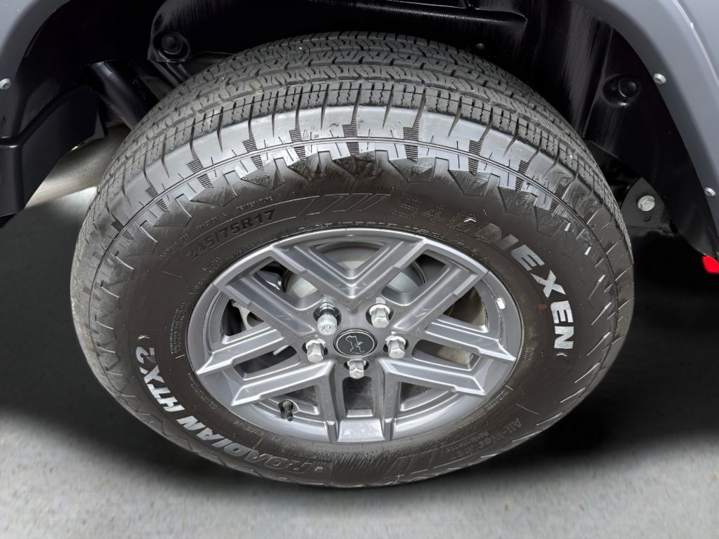 Vehicle image 11 of 28
