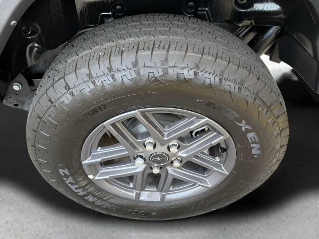 Vehicle image 13 of 28