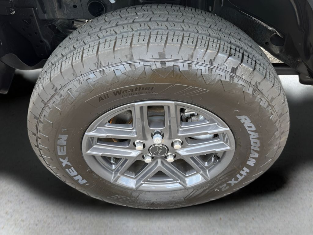 Vehicle image 12 of 28