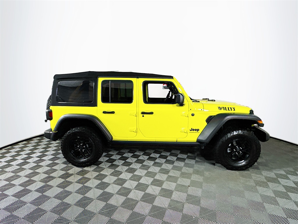 Vehicle image 4 of 27