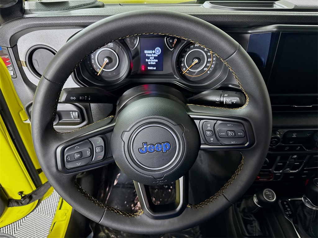 Vehicle image 20 of 27