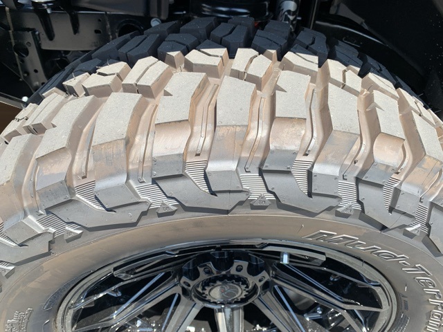 Vehicle image 10 of 37