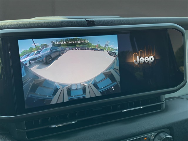 Vehicle image 25 of 37