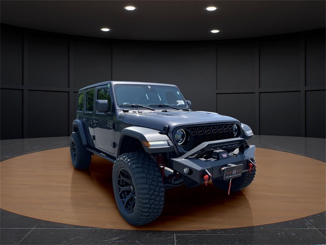 Vehicle image 3 of 37