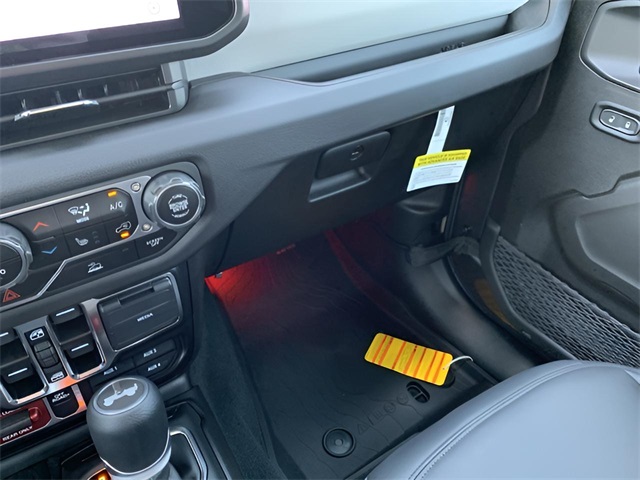 Vehicle image 20 of 37