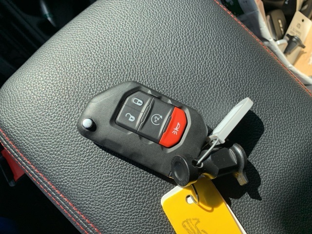 Vehicle image 26 of 37