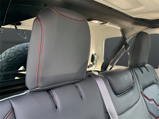 Vehicle image 14 of 37