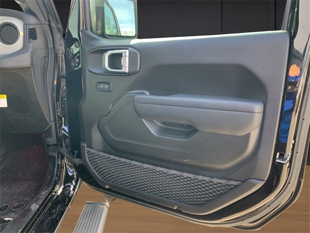 Vehicle image 30 of 37