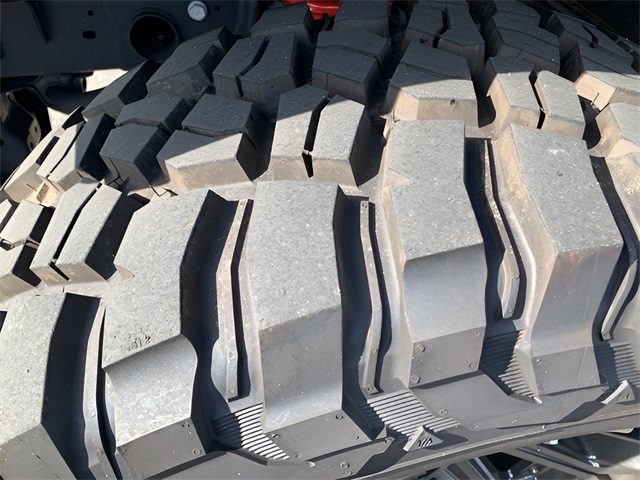 Vehicle image 29 of 37