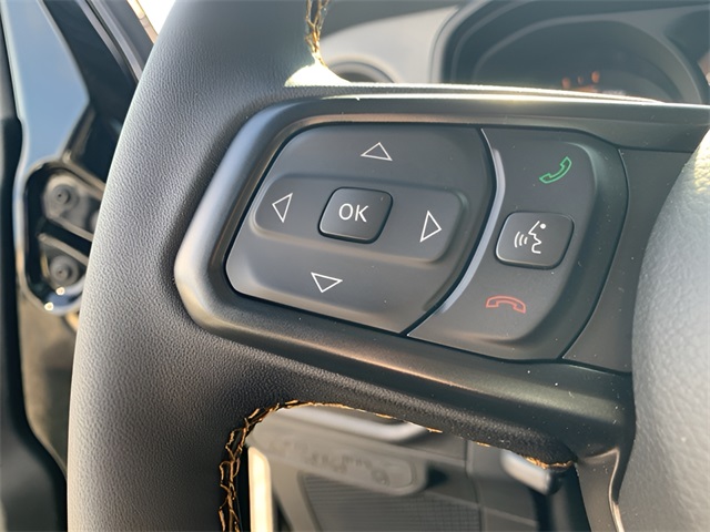 Vehicle image 27 of 37