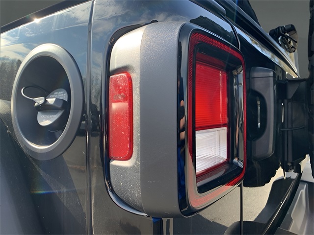Vehicle image 25 of 37