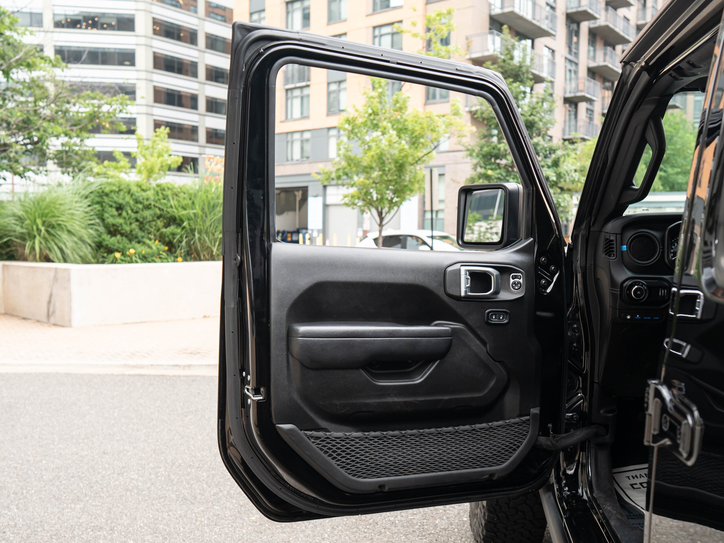 Vehicle image 43 of 59