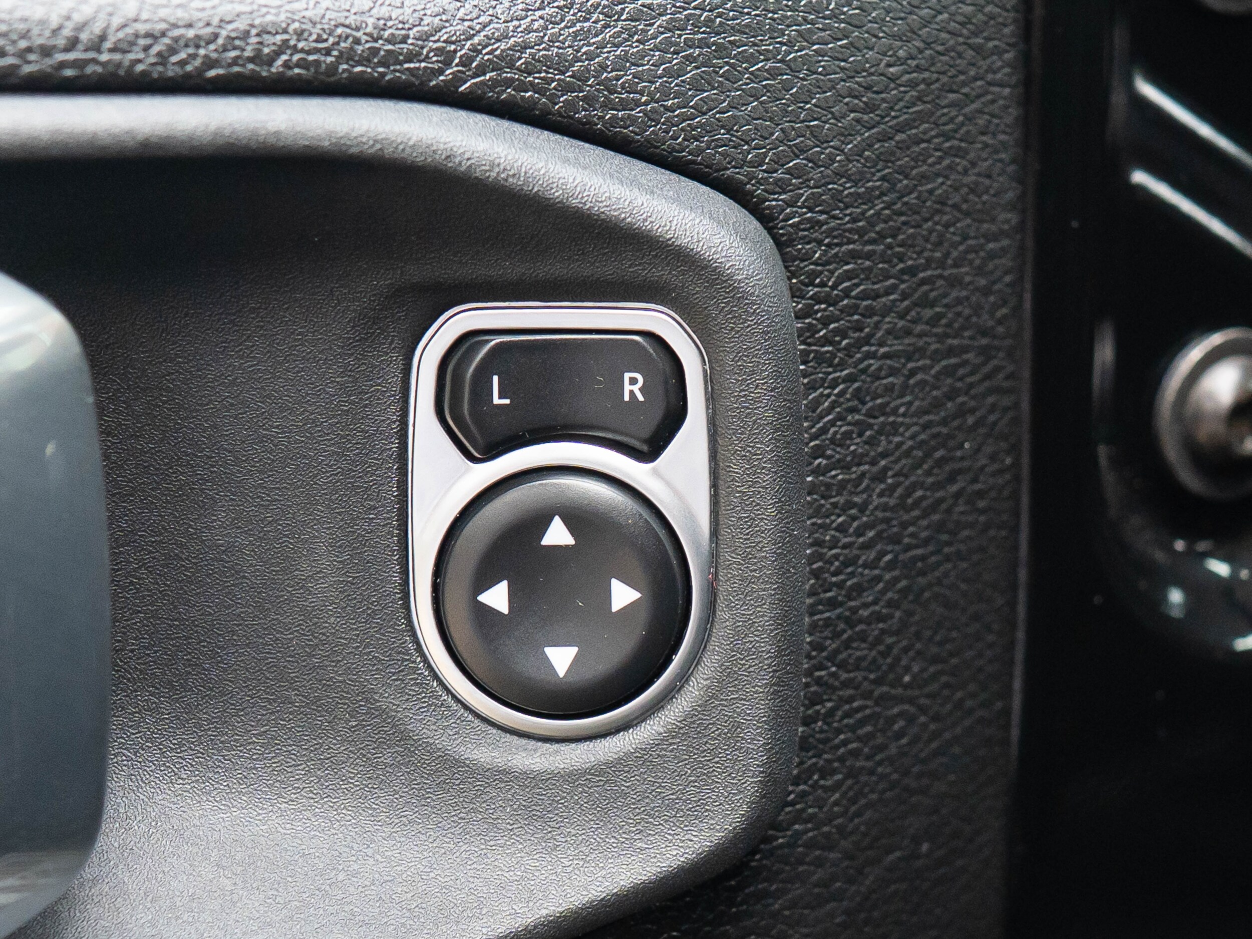 Vehicle image 42 of 59