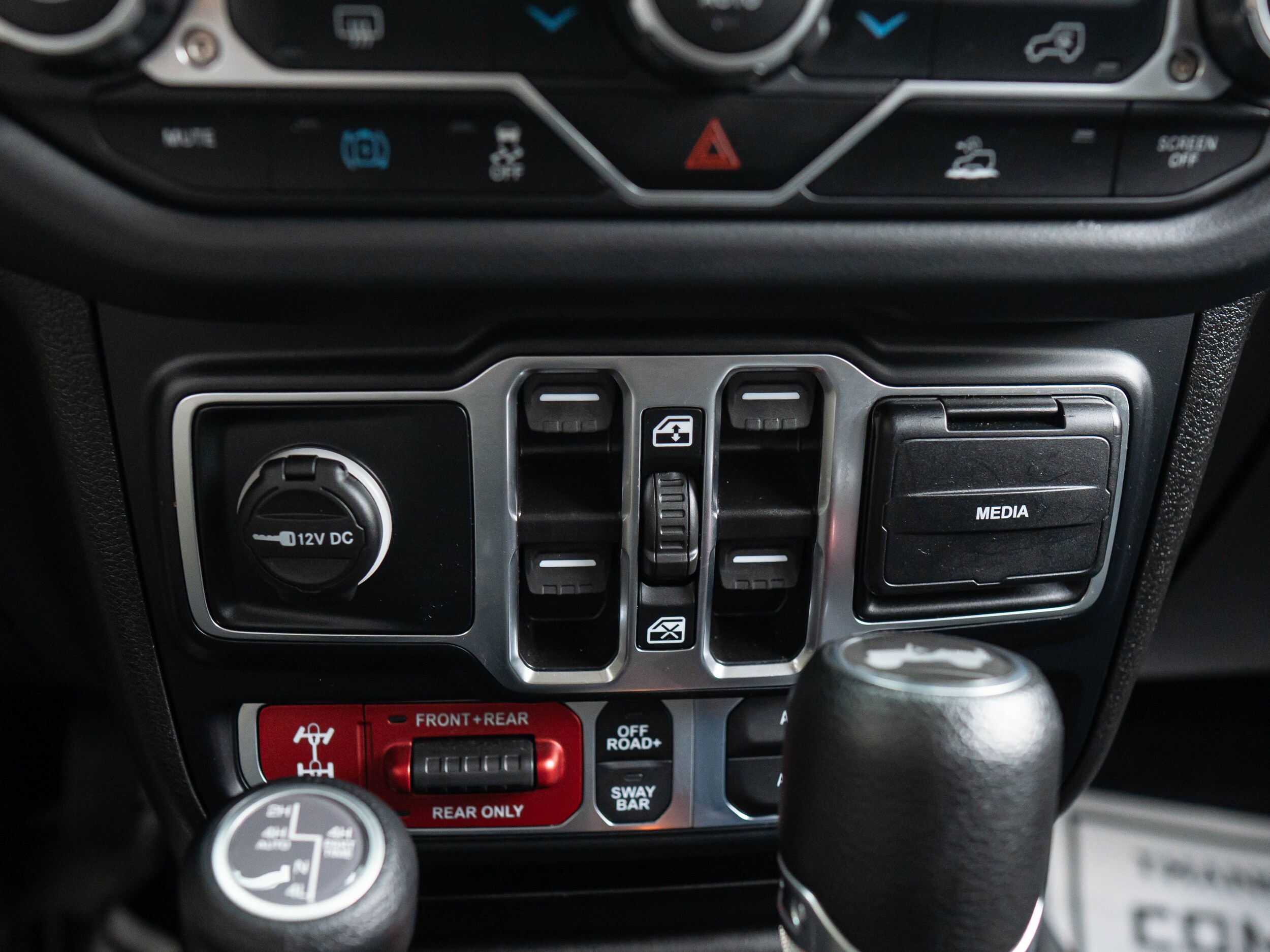 Vehicle image 34 of 59