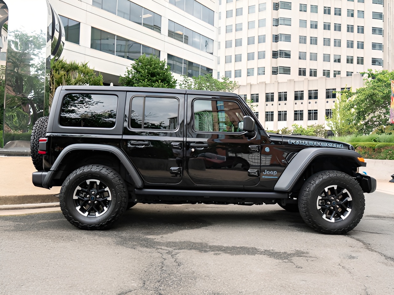 Vehicle image 56 of 59