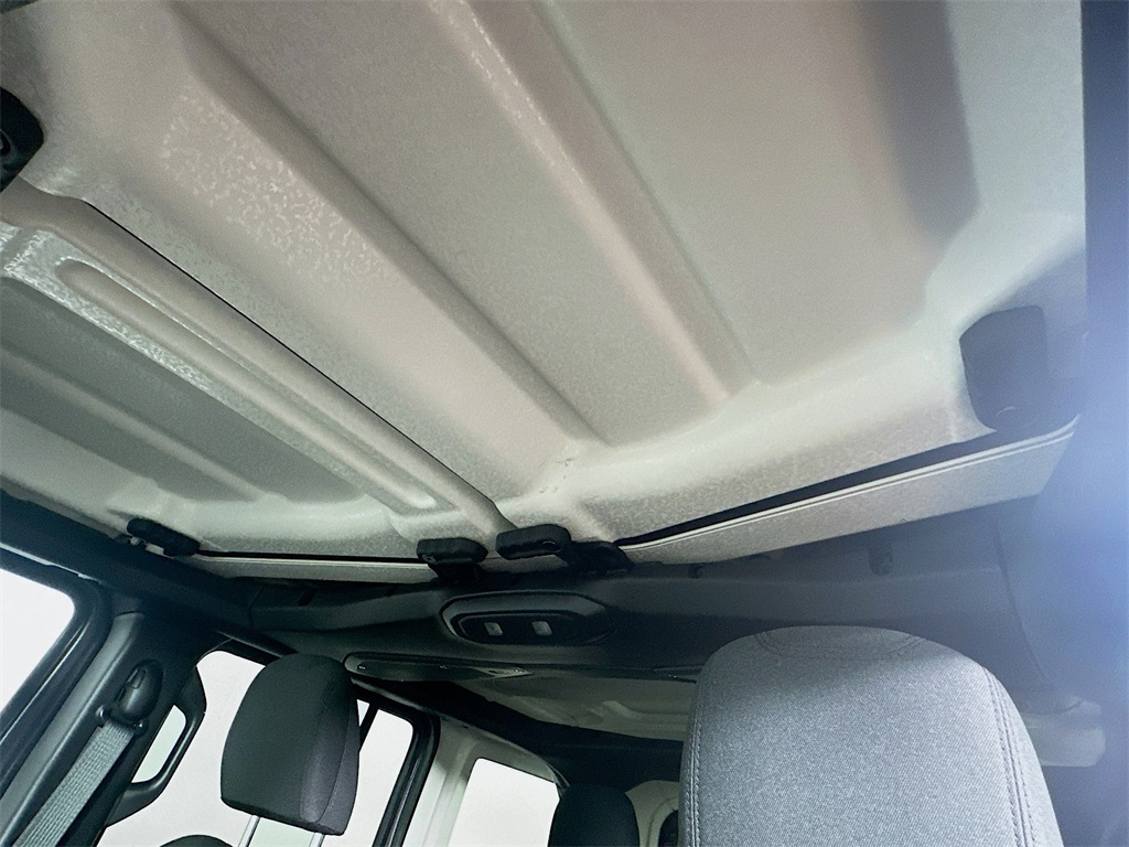 Vehicle image 14 of 20