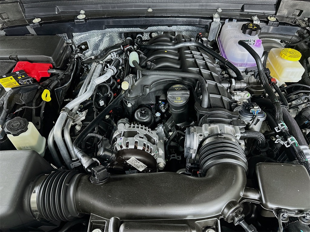 Vehicle image 17 of 20