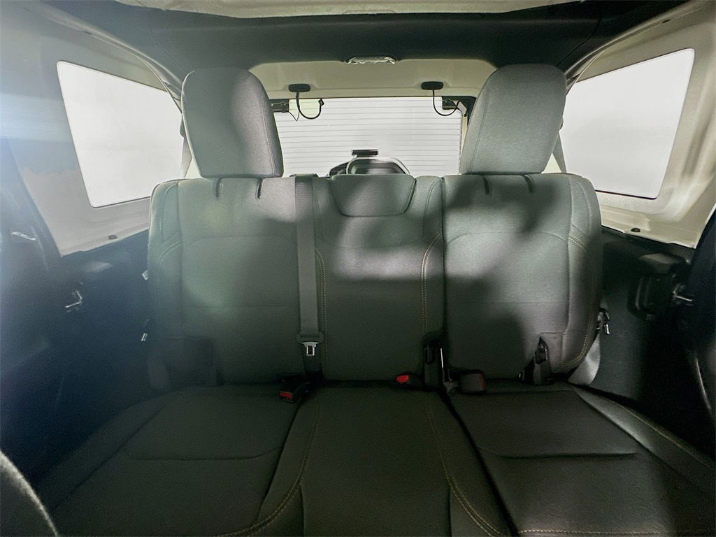 Vehicle image 10 of 20