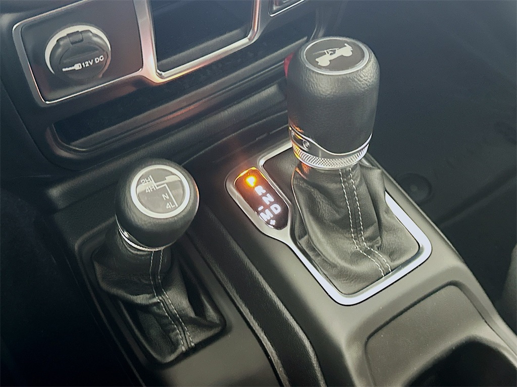 Vehicle image 12 of 20