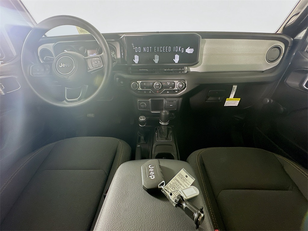 Vehicle image 9 of 20