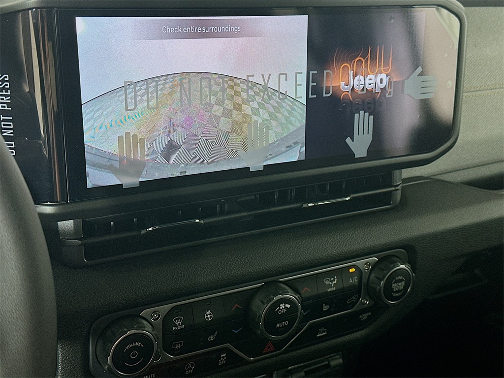 Vehicle image 15 of 20