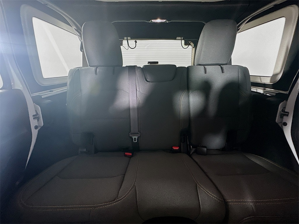 Vehicle image 10 of 20