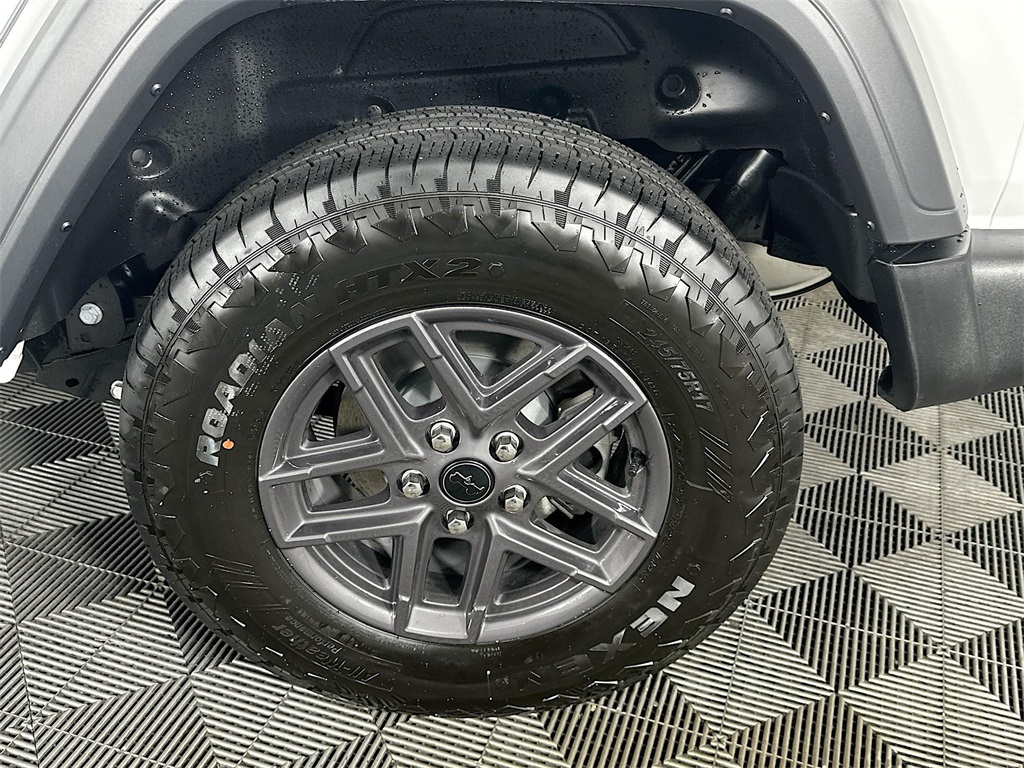Vehicle image 17 of 20