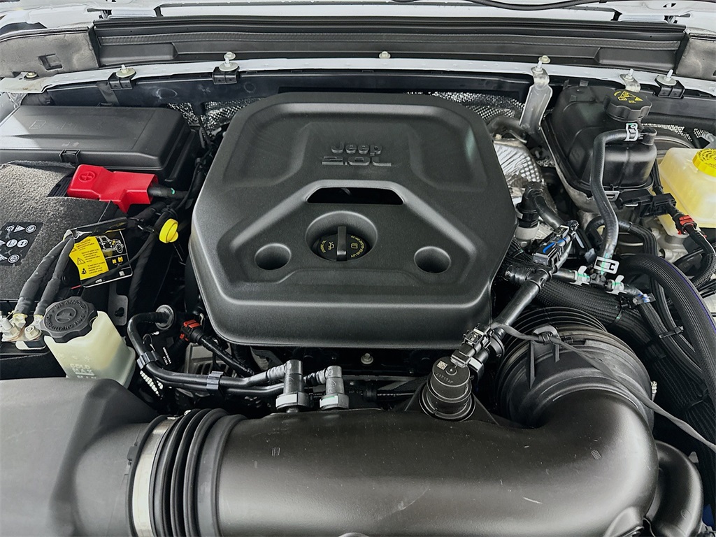 Vehicle image 18 of 20