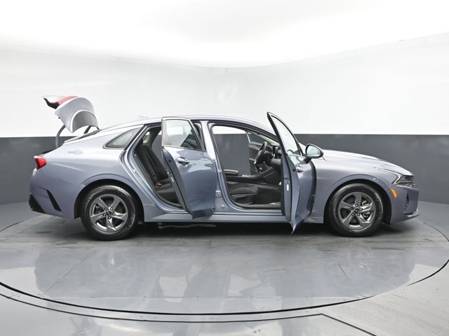 2024 Kia K5 LXS Image 9 of 33