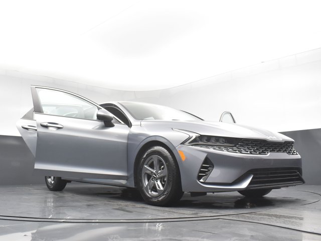 2024 Kia K5 LXS Image 6 of 33