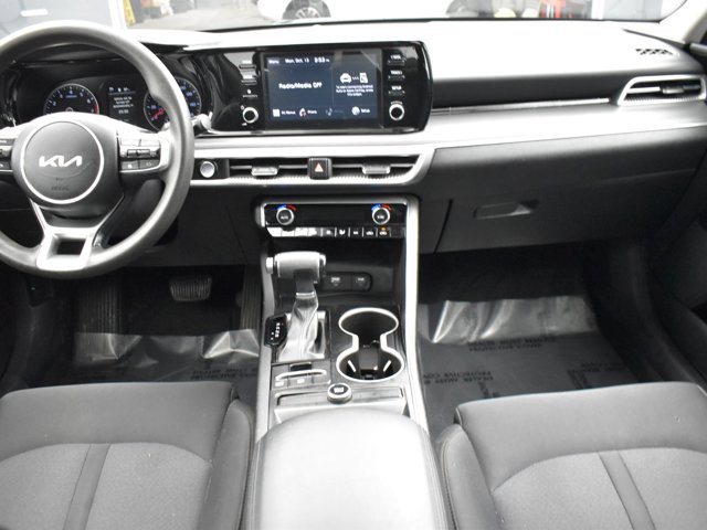 2024 Kia K5 LXS Image 22 of 33