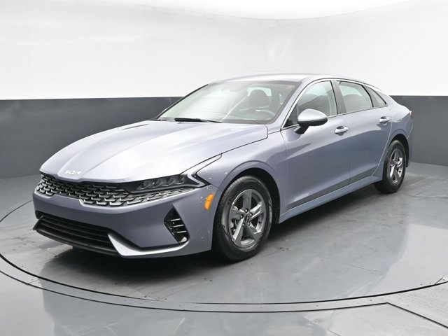 2024 Kia K5 LXS Image 2 of 33