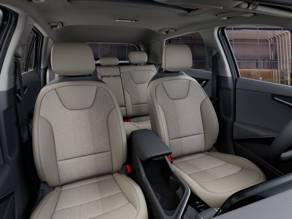 Vehicle image 16 of 28