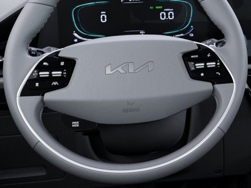 Vehicle image 23 of 28