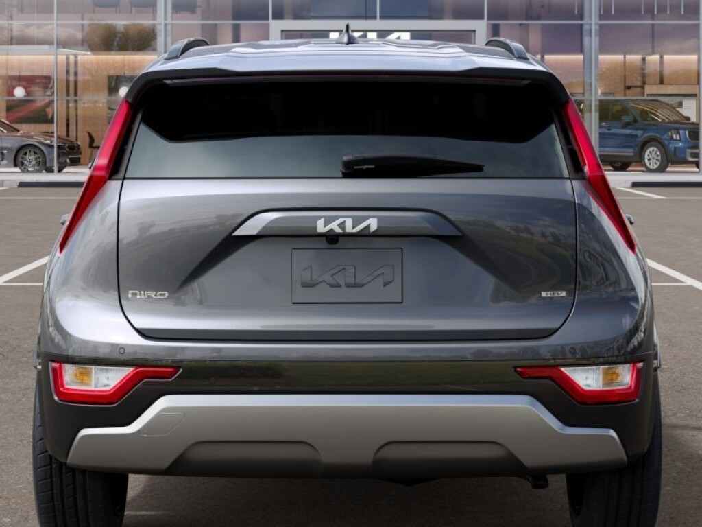 Vehicle image 14 of 28