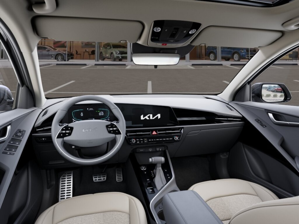 Vehicle image 15 of 28