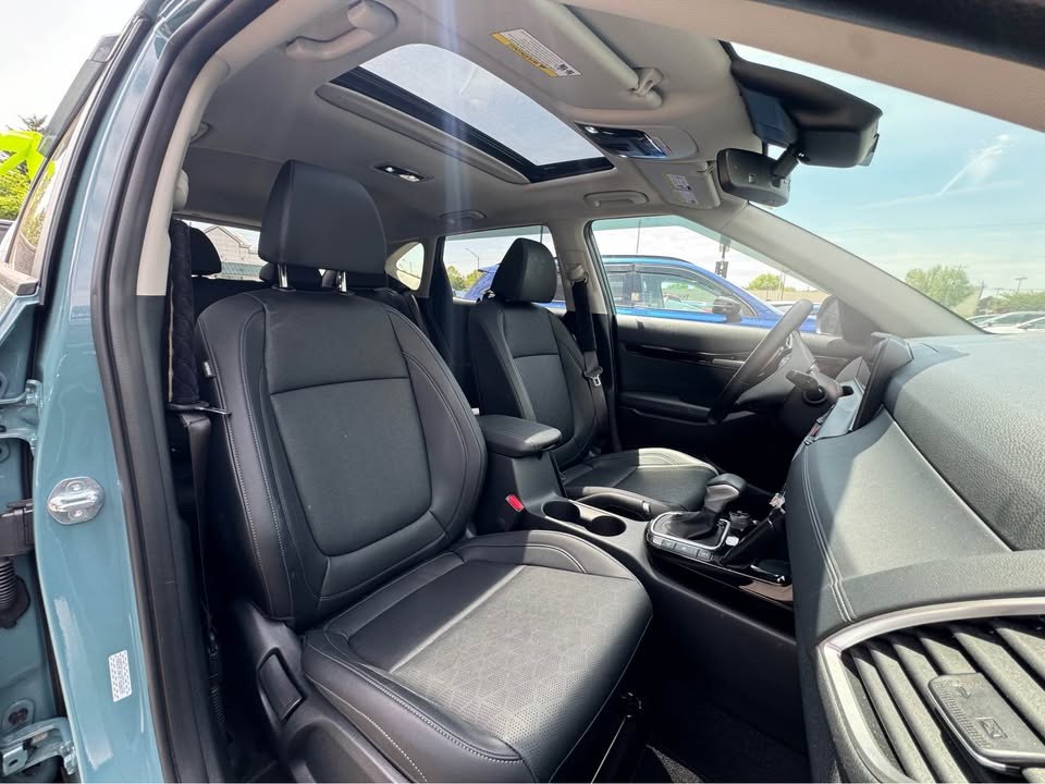 Vehicle image 7 of 10
