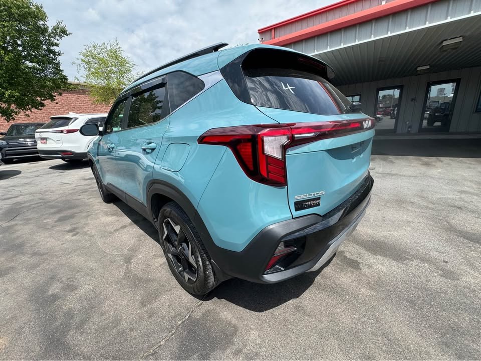 Vehicle image 6 of 10